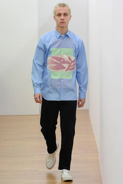 Look 17